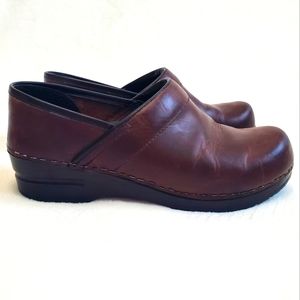 Dansko Professional Clog Oiled Brown 37
